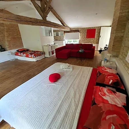 Bed & Breakfast Maison Laurenza La Grande 1760 3*