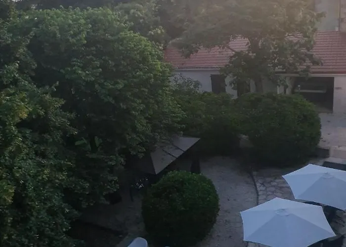 Maison Laurenza La Grande 1760 Bed and breakfast Saint-Jean-de-Liversay